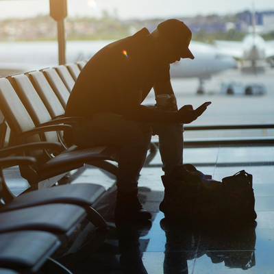 Zlé dvojče v kufru: Jak vás může hacker okrást, aniž by se vás dotknul